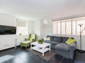 Lovely Holiday Home in Ouddorp Near Lake