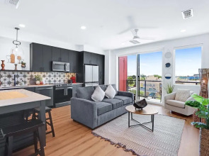 Modern Hill Country Condo for 4 w/ Resort Perks!