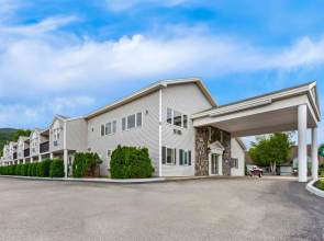 Quality Inn & Suites Gorham Riverside