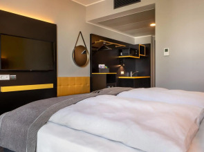 Landmark Premier Hotel