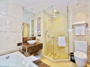 Dong Fang Hotel Guangzhou