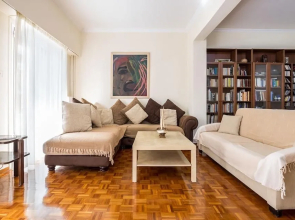 Classy apartment with 2 bedrooms in Petralona