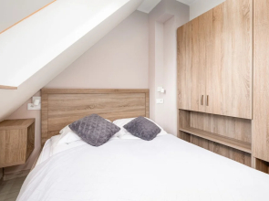 Nadbrzeżna Apartment by Renters