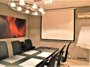 Rixwell Centra Hotel