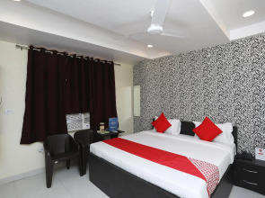 Capital O 22697 Richa Grand Inn