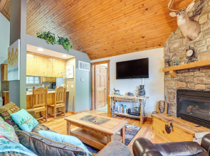 Branson West Family Cabin Near PGA Golf Course!