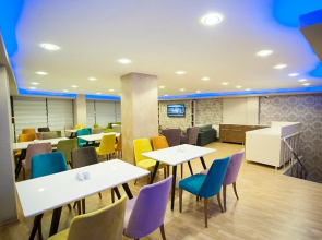Yedi Kapi Otel