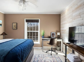 Industrial Chic Catskills All-season Getaway