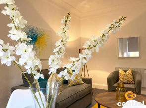 1 Bedroom Apartment by Central Serviced Apartments - Lawson Place - FREE Street Parking
