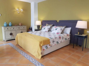 Granada Residence