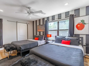 Sereno Ranch by Avantstay Sleeps 16! Outdoor Bar/kitchen, Pool, Fire Pit & Hot Tub!