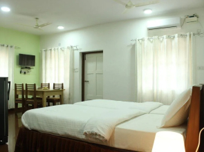 Oyo 9355 Holy Cross Home Stay