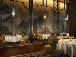 Renaissance Hong Kong Harbour View Hotel