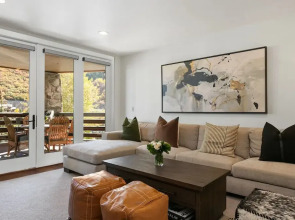 Trail's End Lodge at Deer Valley Resort - Two Bedroom Residence with Den and Spa #102 2 Condo