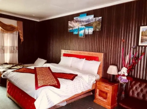 Saif Ul Malik Hotel & Restaurant