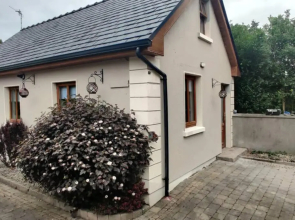 Luxury 'Cois Abhainn' Self Catering Apartment
