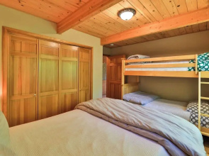 Leavenworth Cabin 3 Mi to Lake Wenatchee: Hot Tub!