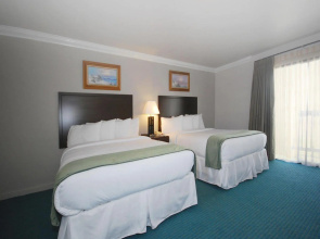 Cannery Row Inn