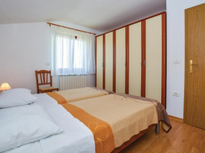 Amazing Home in Portoroz With Wifi and 2 Bedrooms