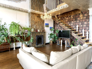 ApartMari Shikarny 4-komnatny loft v tsentre Kaliningrada (ul.Gagarina, 1)