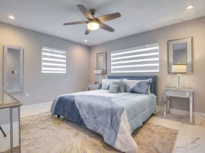 Chic North Miami House ~ 7 Mi to Hard Rock Stadium