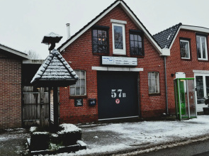 Attractive apartment in Haulerwijk with garden