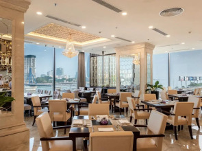 Melia Vinpearl Danang Riverfront