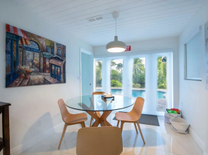 Stunning & Private 5 BDR Canal-front Home w/ Pool!