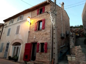 Jolie maison village 4 couchages &Terrasse à Fitou