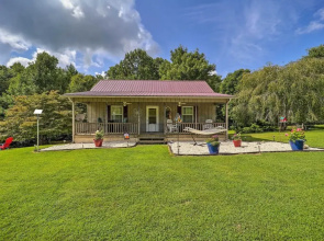 Deep Gap Cottage w/ Fire Pits - Hike & Ski!
