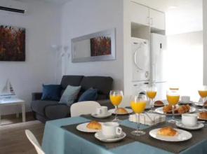 Metro & Beach Apartments