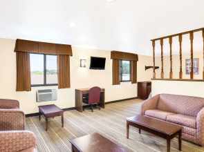 Coastal Inn & Suites - Wilmington, NC