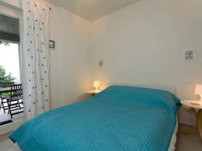 Contemporary 3 Bed Italian Lakes Villa, Lake Views, Wifi, BBQ