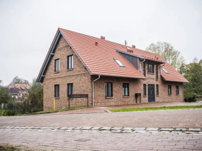 Narrow Luzin Modern Retreat