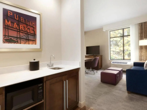 Hampton Inn & Suites Seattle/Renton