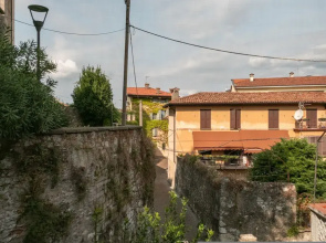 Aperol in Iseo With 1 Bedrooms and 1 Bathrooms