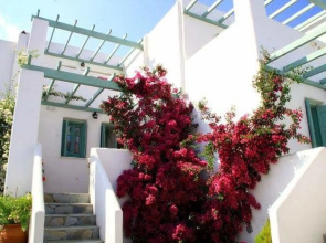 Skyros Lithari Luxury - Poolside Retreat