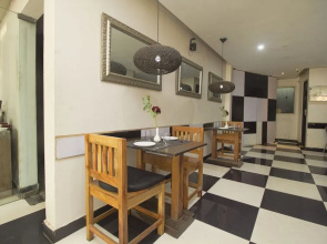 OYO 28171 Kava Suites
