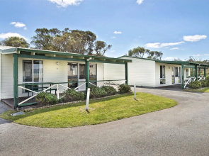 Acclaim Rose Gardens Beachside Holiday Park