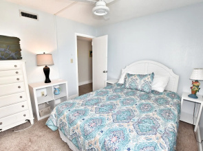 Waters Edge Resort, Unit 701, 1012 Waccamaw Drive 3 Bedroom Condo by Redawning