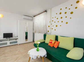 Beautiful Apartment in Mali Losinj With Wifi