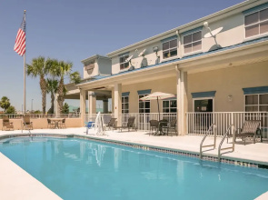 Holiday Inn Express Marianna I-10