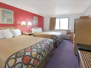Super 8 Santa Fe
