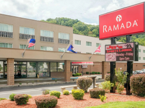 Ramada Hotel & Conference Center by Wyndham Paintsville