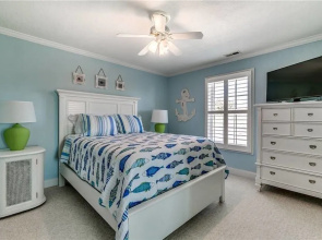 Beachwalk III - 4 Br home by RedAwning