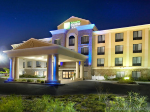 Holiday Inn Express & Suites Selma by IHG
