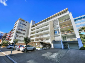 City Lake Apartment