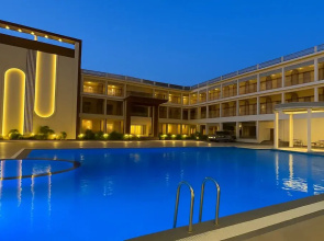 Nirvana Grand Hotel & Resort