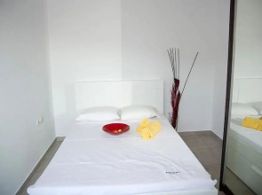 Plum Tree Studio - Morfi Village