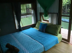 Gumm Lonely Club